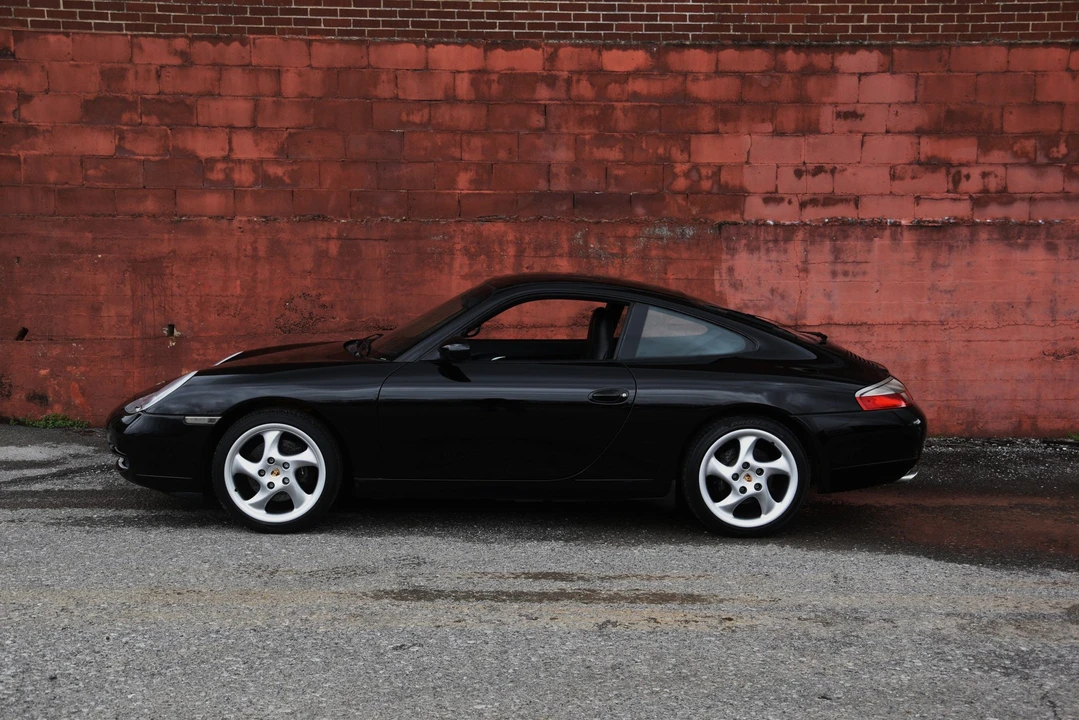 2001 Porsche 996 Carrera - Image 8 of 31