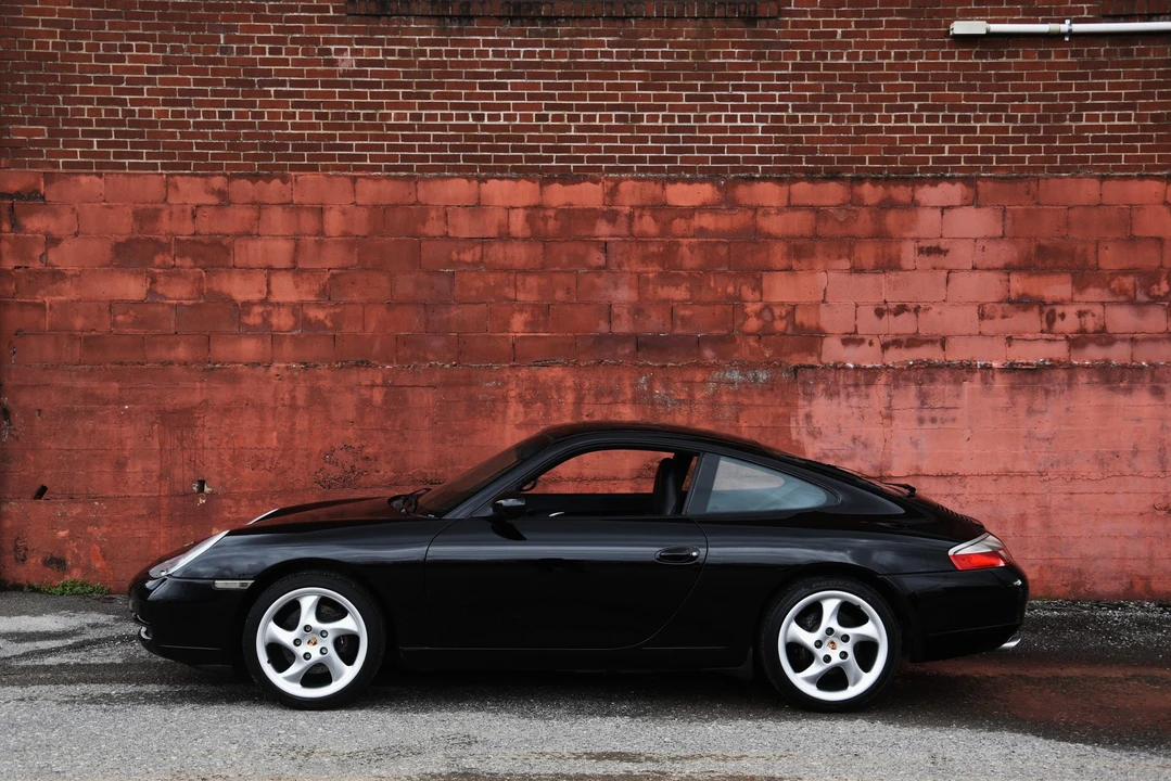 2001 Porsche 996 Carrera - Image 9 of 31