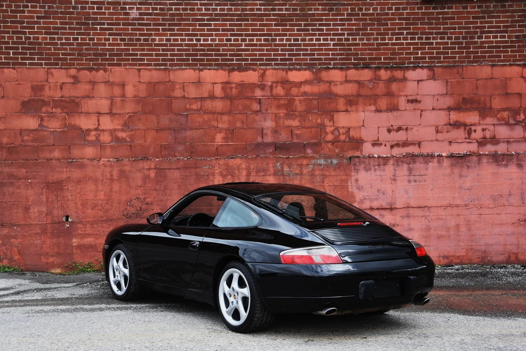 2001 Porsche 996 Carrera - Image 14 of 31