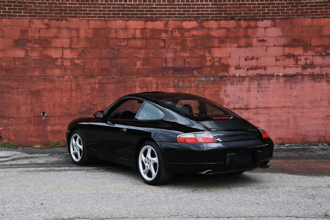2001 Porsche 996 Carrera - Image 15 of 31