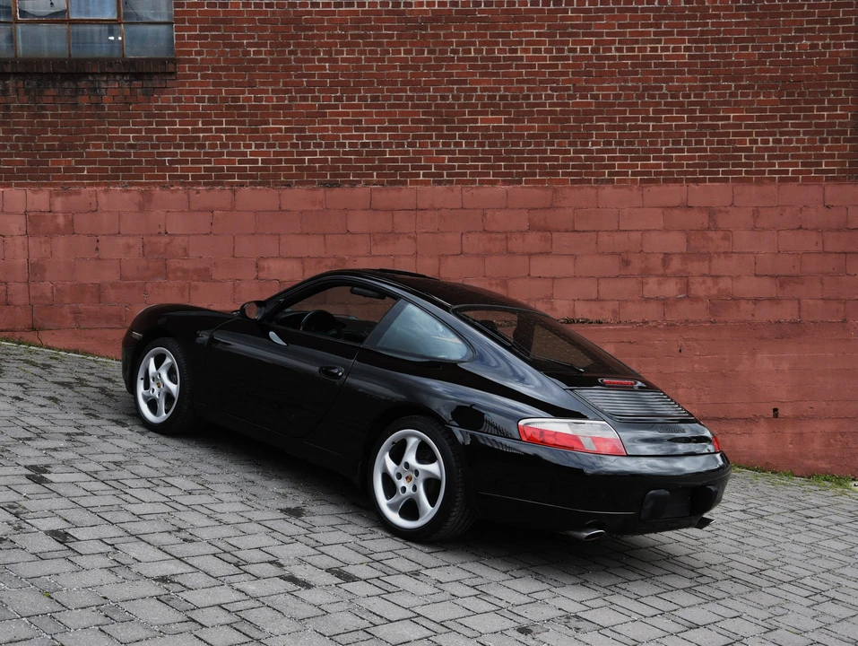 2001 Porsche 996 Carrera - Image 12 of 31