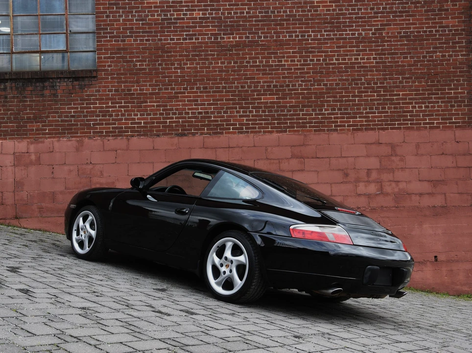 2001 Porsche 996 Carrera - Image 11 of 31