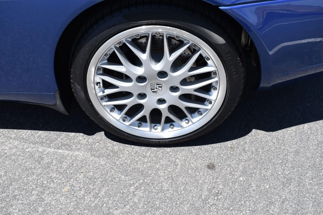 2001 Porsche 996 Carrera - Image 28 of 31