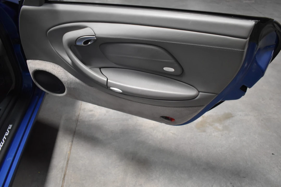 2001 Porsche 996 Carrera - Image 30 of 31