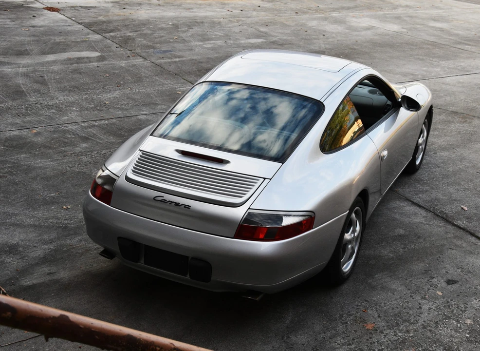2001 Porsche 996 Carrera - Image 10 of 31