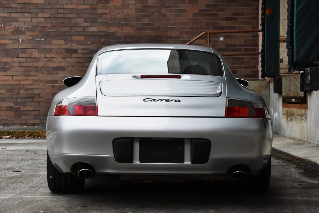 2001 Porsche 996 Carrera - Image 12 of 31