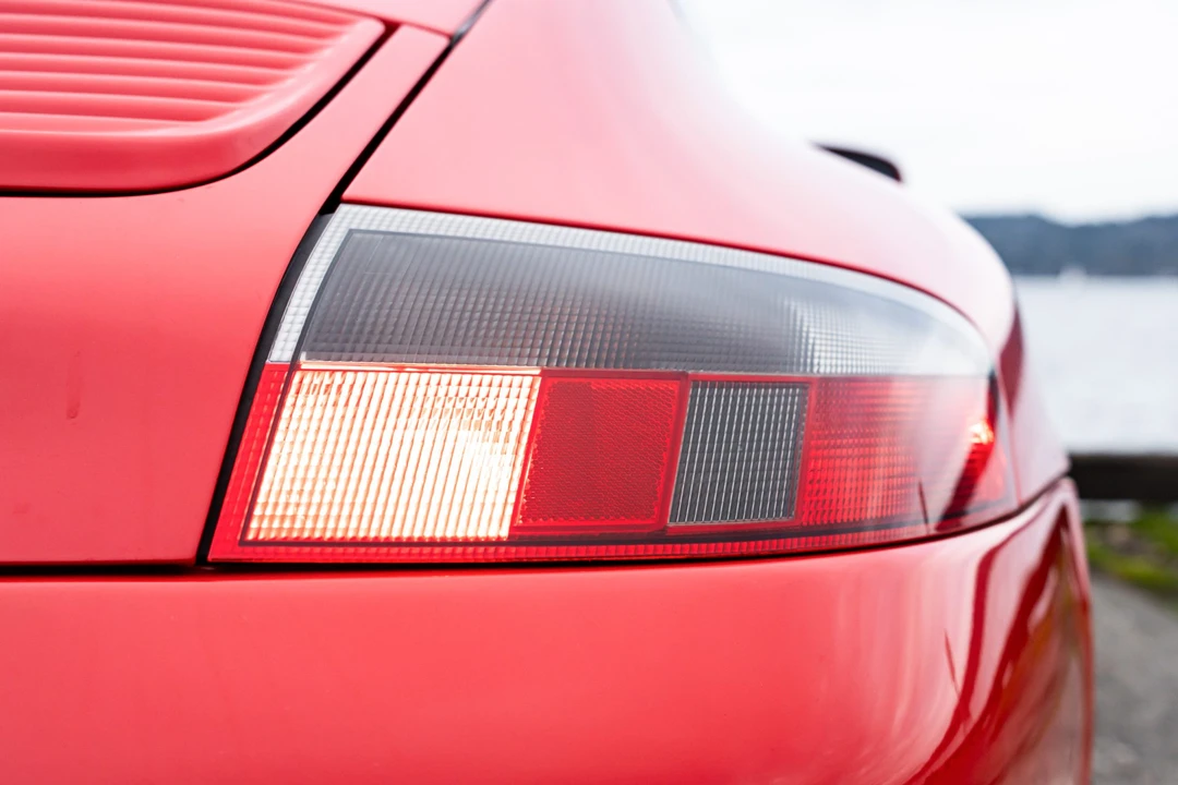 2001 Porsche 996 Carrera - Image 27 of 31