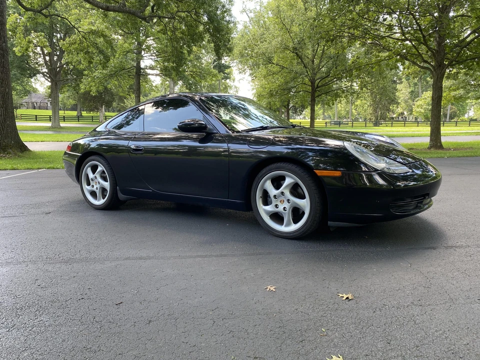 2001 Porsche 996 Carrera - Image 12 of 31