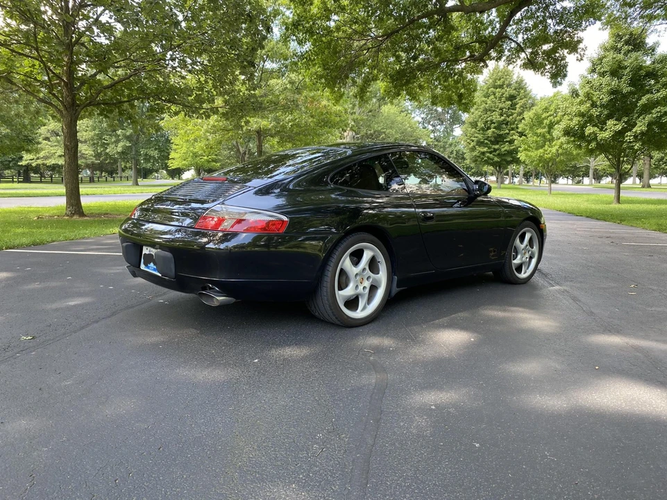 2001 Porsche 996 Carrera - Image 9 of 31
