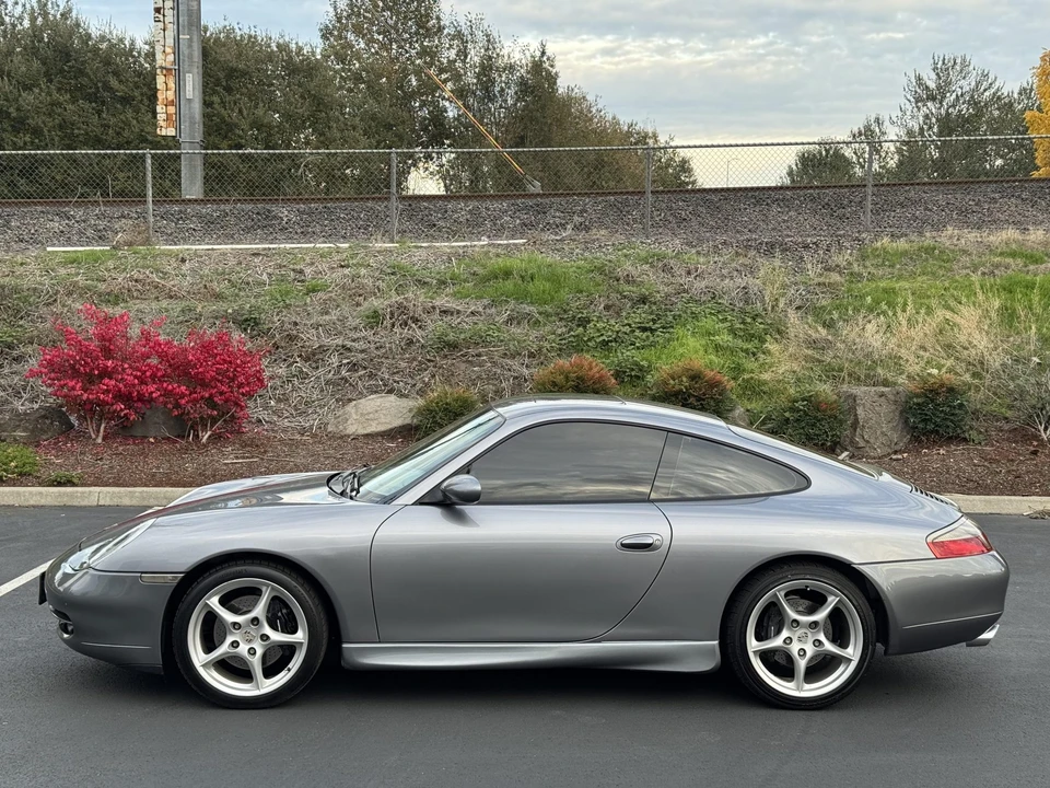 2001 Porsche 996 Carrera - Image 2 of 31