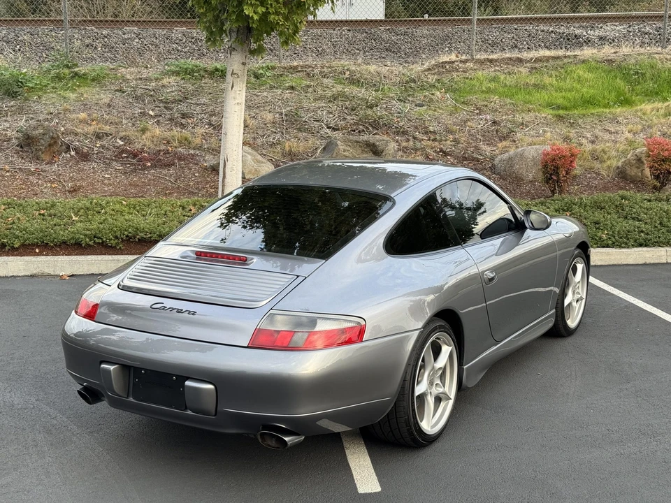 2001 Porsche 996 Carrera - Image 18 of 31