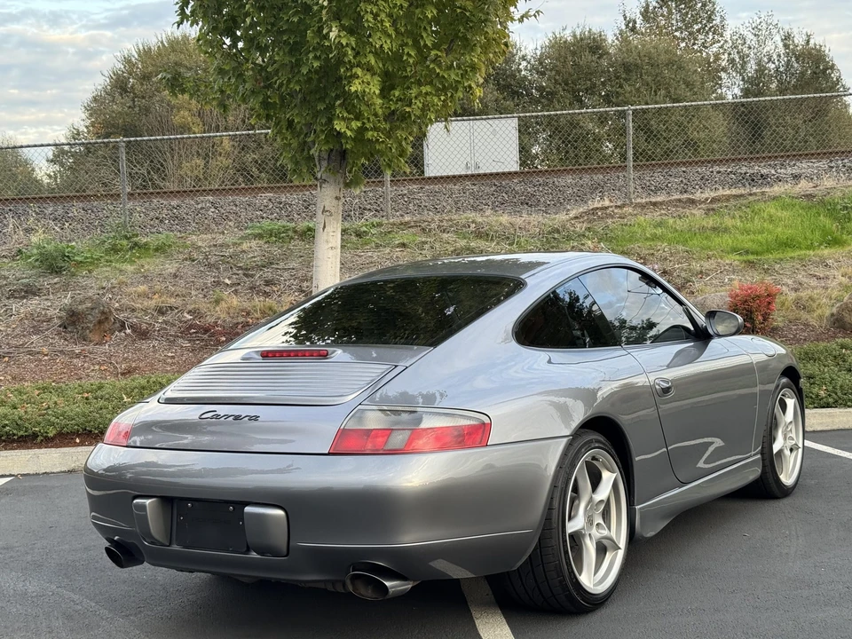 2001 Porsche 996 Carrera - Image 17 of 31