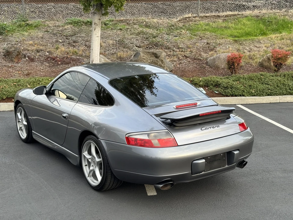 2001 Porsche 996 Carrera - Image 25 of 31