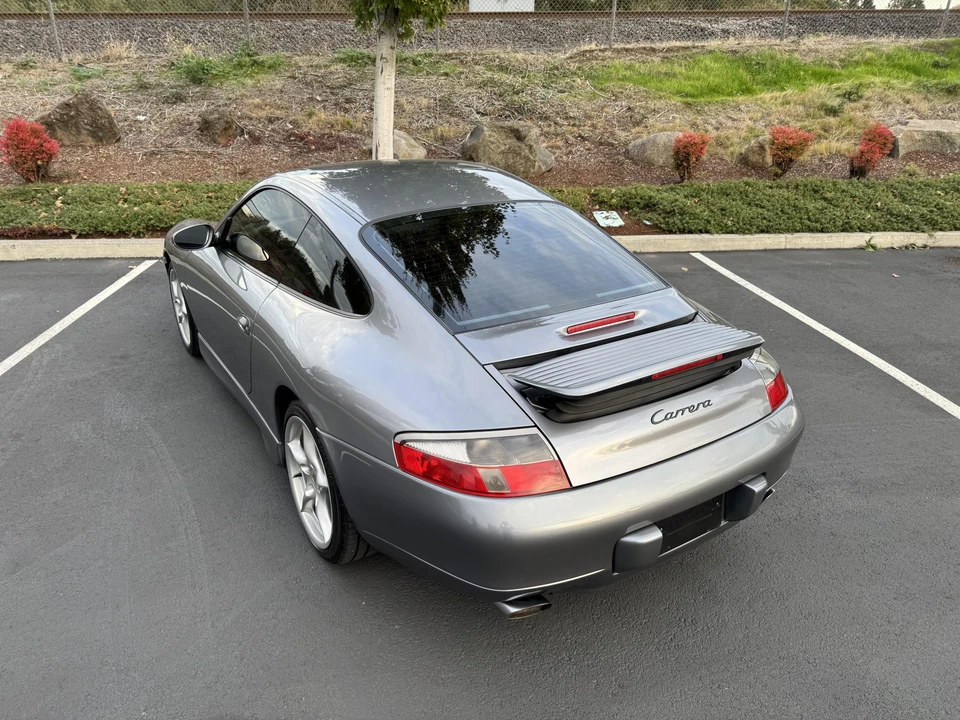 2001 Porsche 996 Carrera - Image 23 of 31