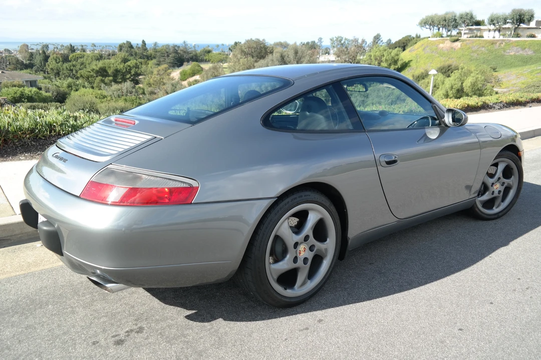 2001 Porsche 996 Carrera - Image 13 of 31