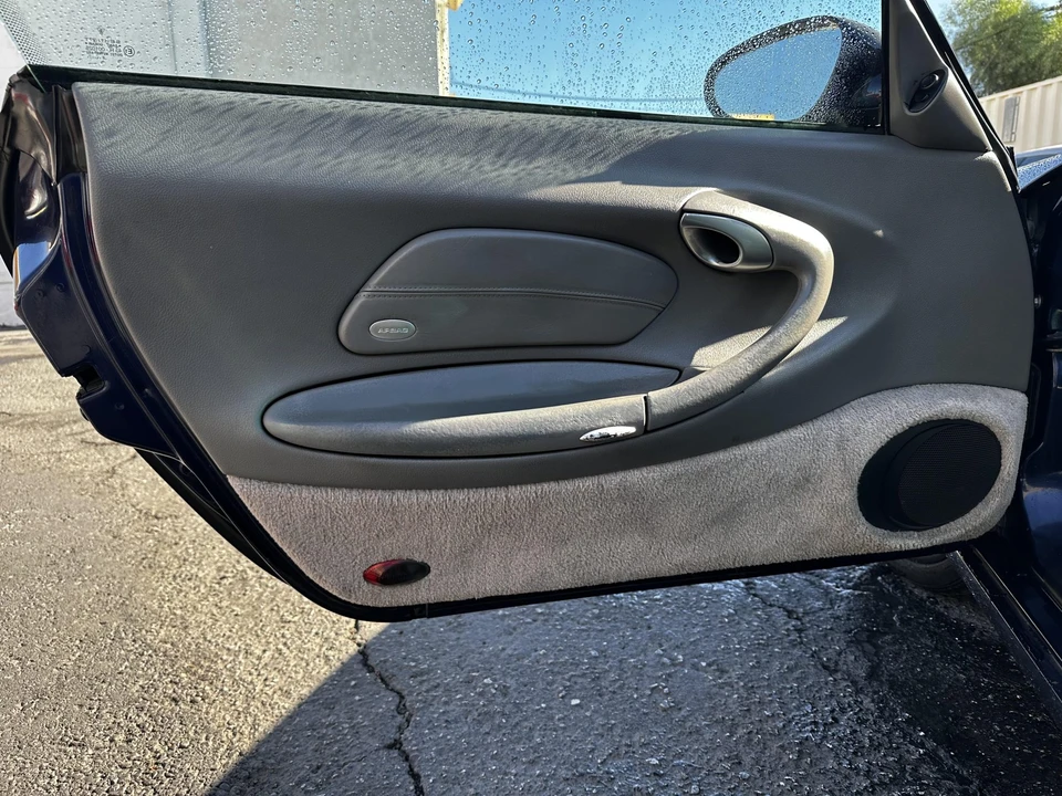 2001 Porsche 996 Carrera - Image 29 of 31