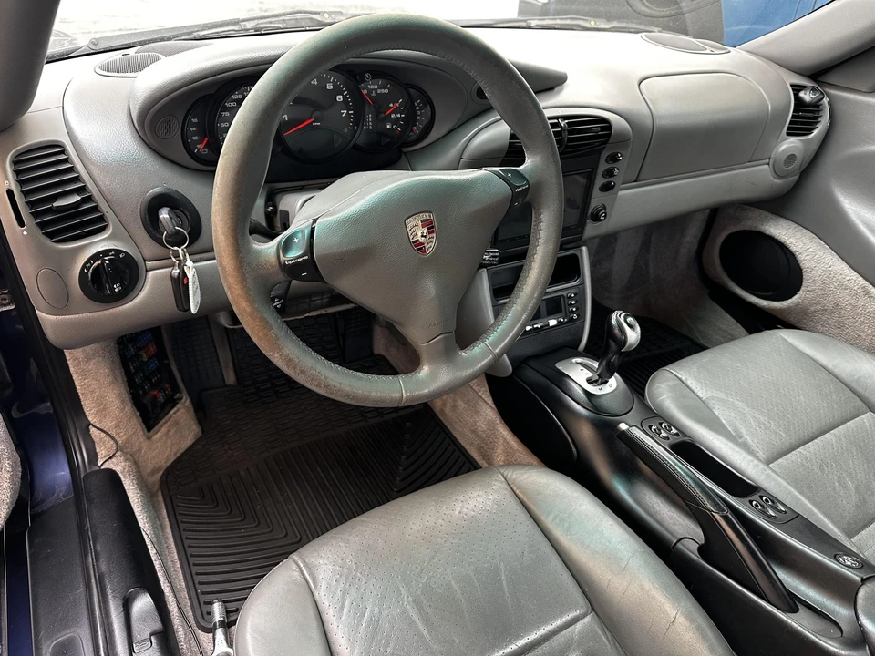 2001 Porsche 996 Carrera - Image 25 of 31