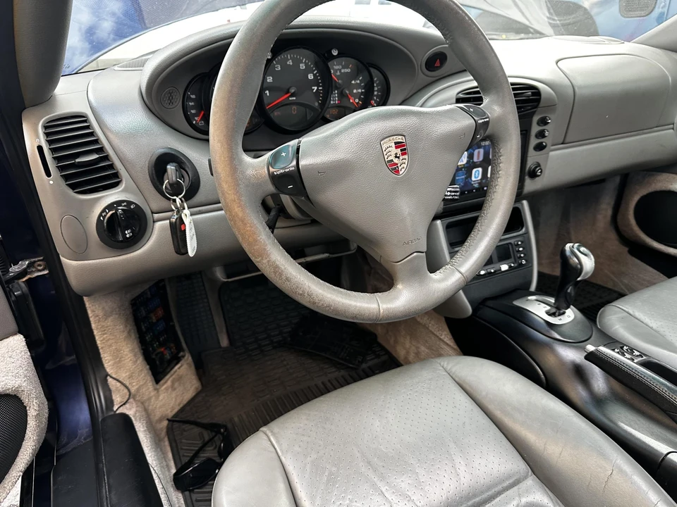 2001 Porsche 996 Carrera - Image 24 of 31