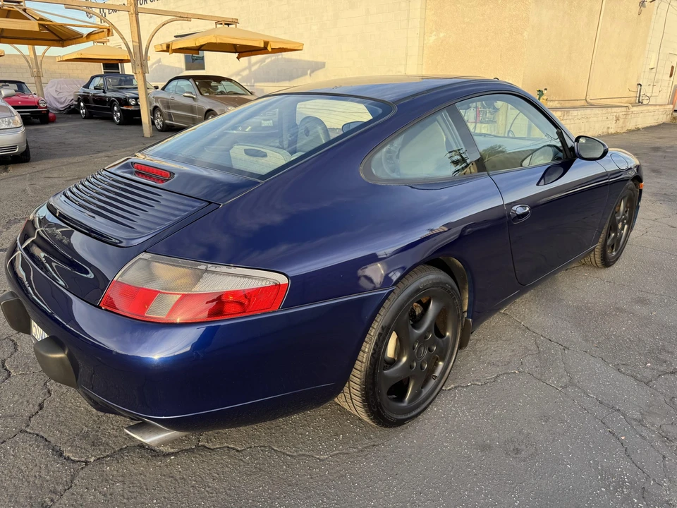 2001 Porsche 996 Carrera - Image 11 of 31