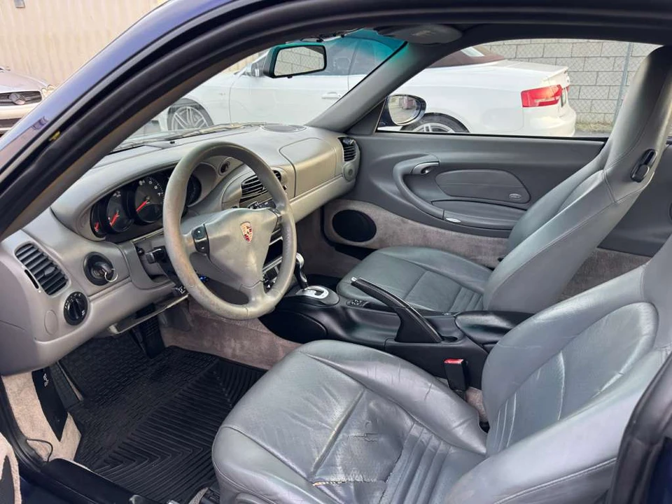 2001 Porsche 996 Carrera - Image 26 of 31