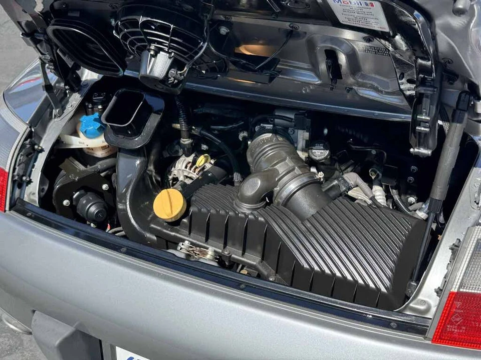 2001 Porsche 996 Carrera - Image 10 of 27