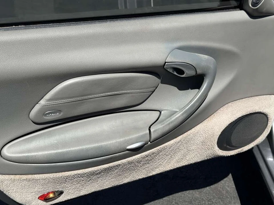 2001 Porsche 996 Carrera - Image 24 of 27