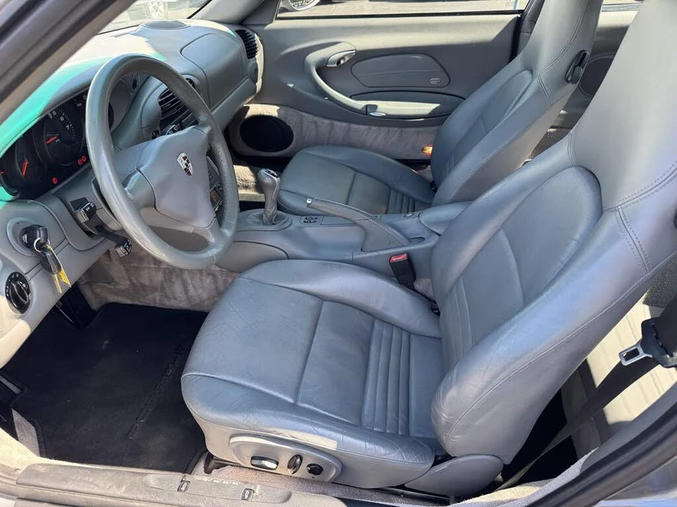 2001 Porsche 996 Carrera - Image 19 of 27