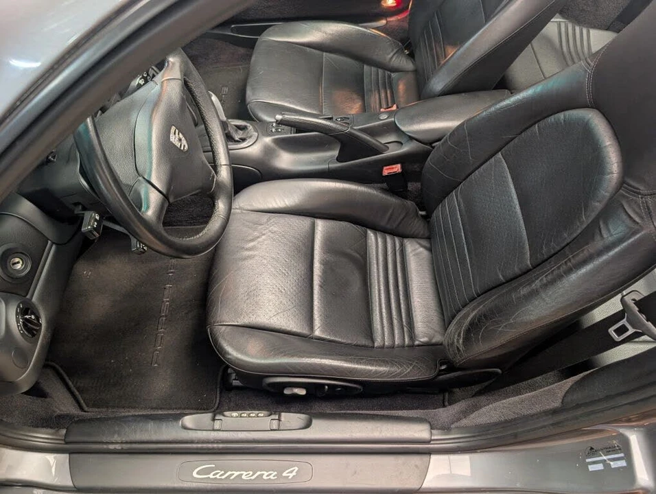 2001 Porsche 996 Carrera - Image 12 of 31