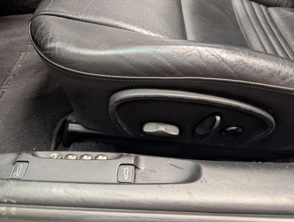 2001 Porsche 996 Carrera - Image 11 of 31