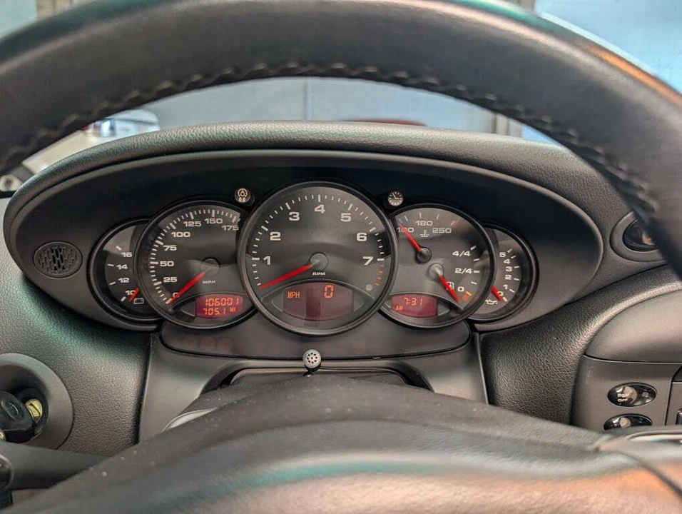 2001 Porsche 996 Carrera - Image 14 of 31