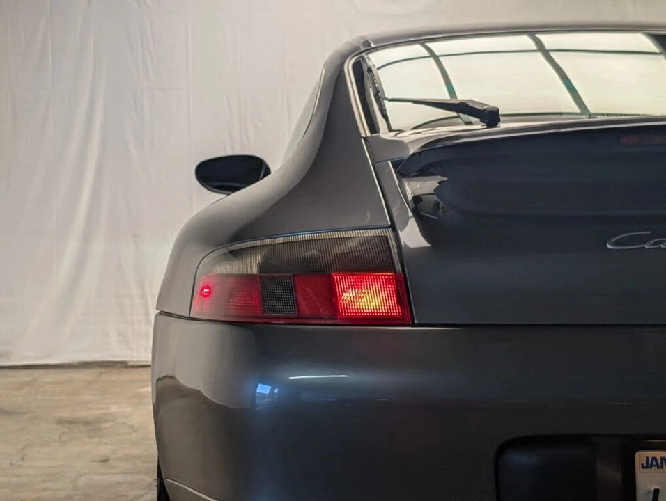 2001 Porsche 996 Carrera - Image 30 of 31