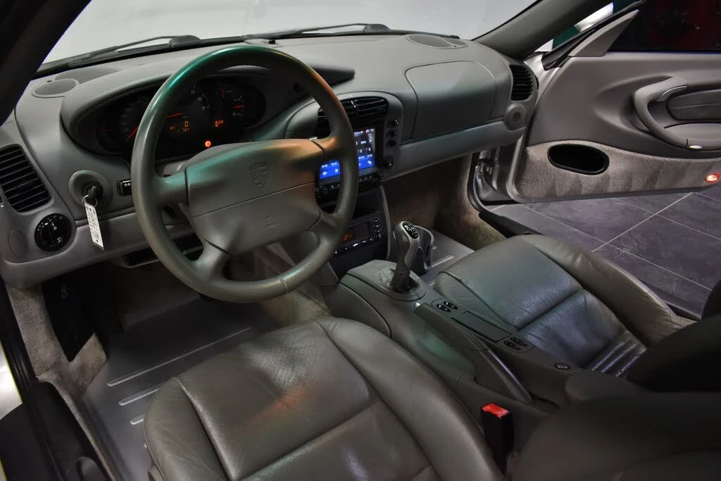 2001 Porsche 996 Carrera - Image 13 of 25