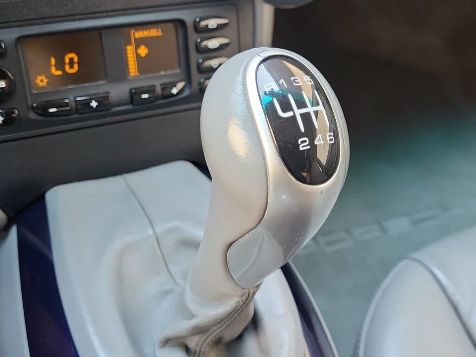 2001 Porsche 996 Carrera - Image 31 of 31