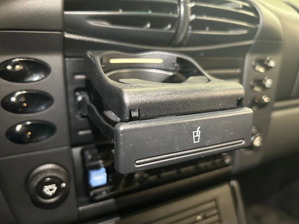 2001 Porsche 996 Carrera 4 - Image 22 of 31