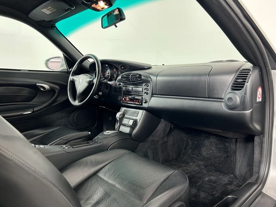 2001 Porsche 996 Carrera 4 - Image 24 of 31