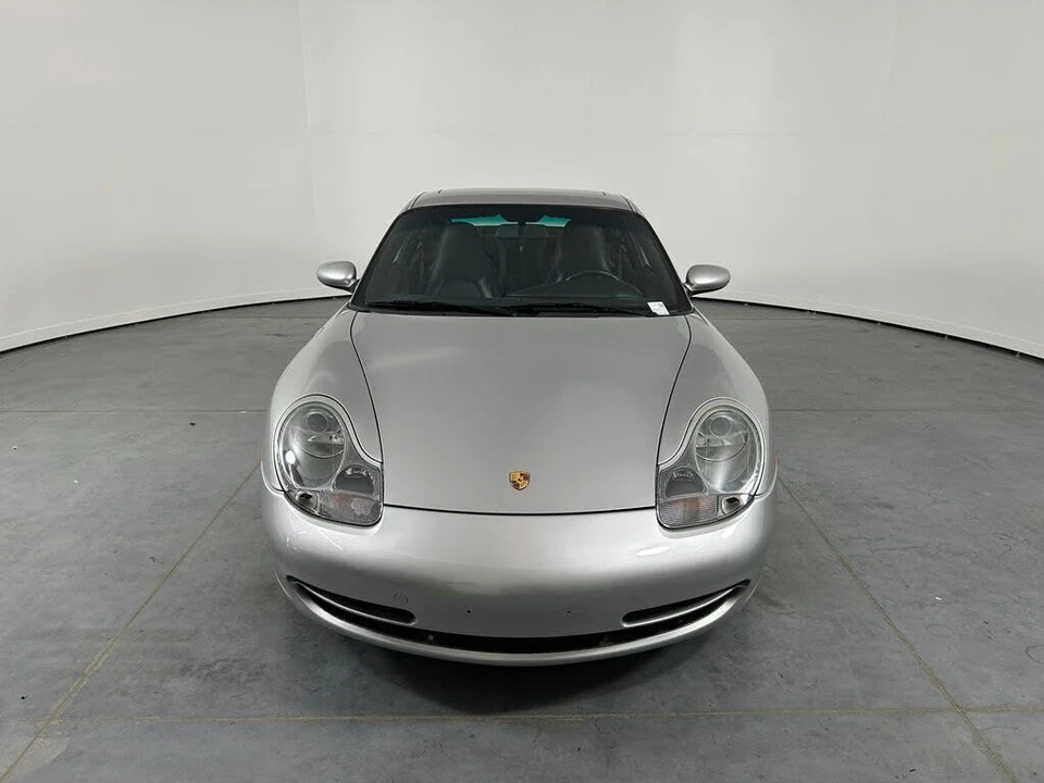 2001 Porsche 996 Carrera 4 - Image 10 of 31