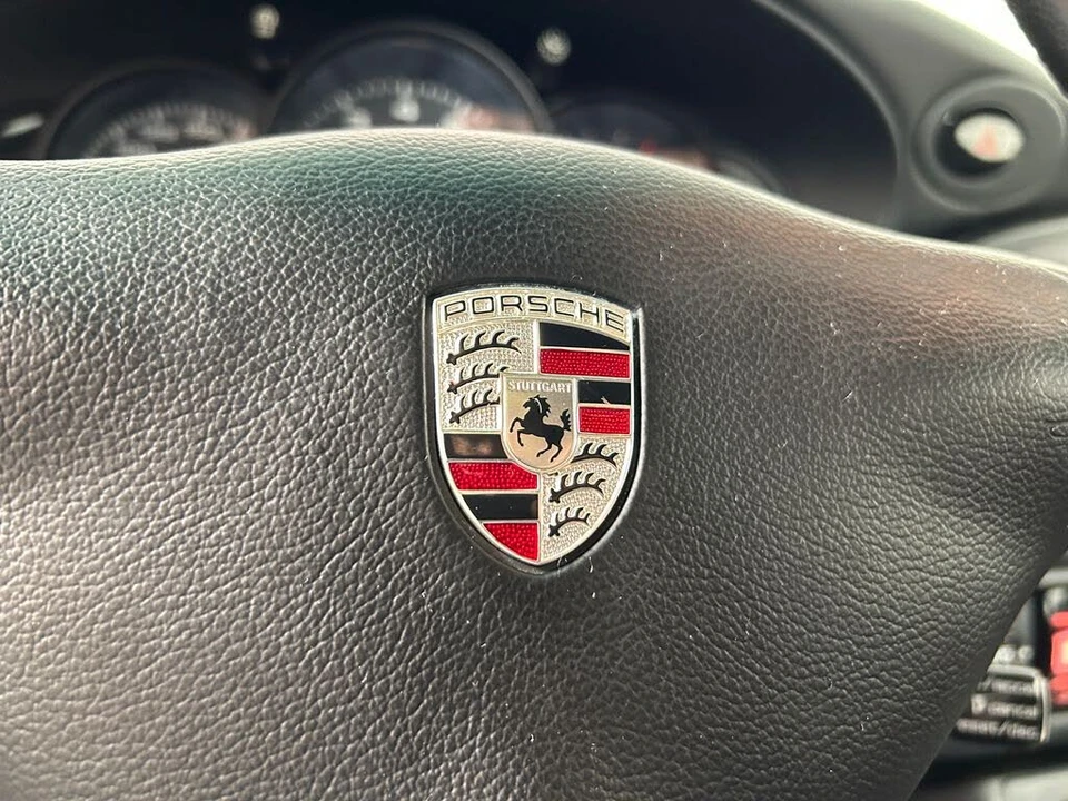 2001 Porsche 996 Carrera 4 - Image 19 of 31
