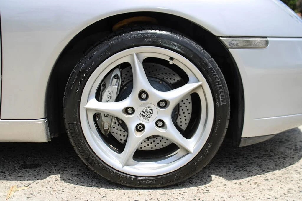 2001 Porsche 996 Carrera - Image 9 of 31