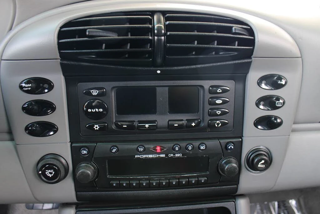 2001 Porsche 996 Carrera - Image 22 of 31