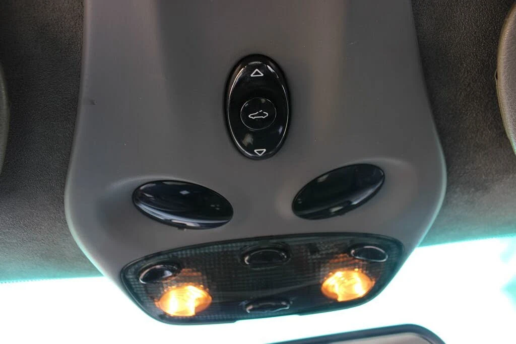 2001 Porsche 996 Carrera - Image 28 of 31