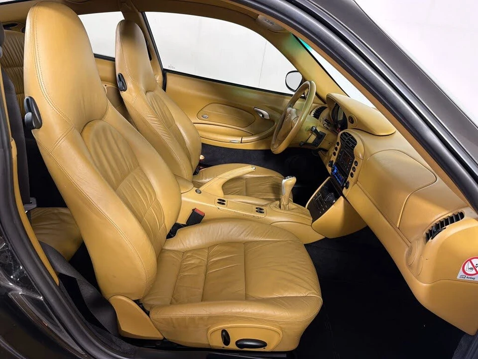 2001 Porsche 996 Carrera - Image 23 of 28