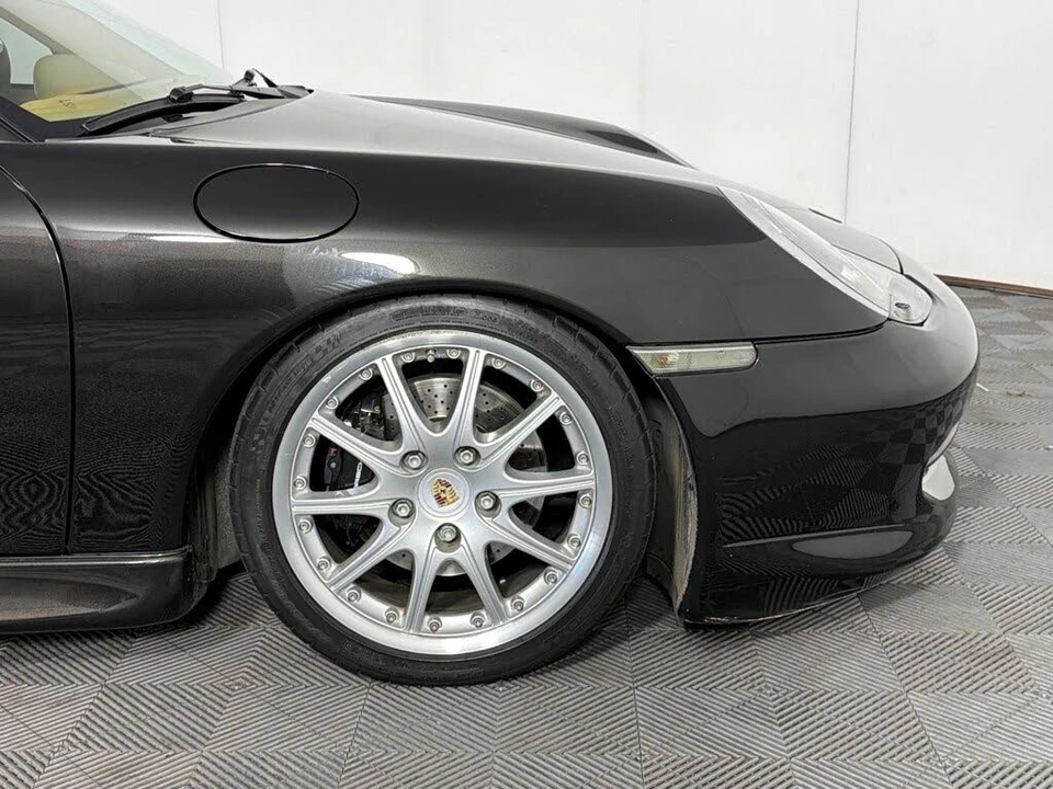 2001 Porsche 996 Carrera - Image 13 of 28
