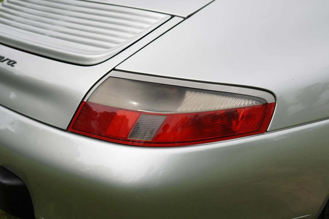 2001 Porsche 996 Carrera - Image 28 of 31