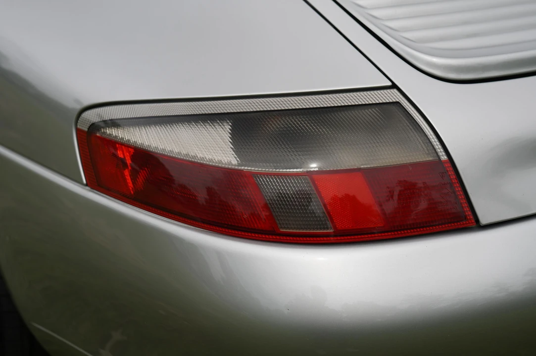 2001 Porsche 996 Carrera - Image 25 of 31