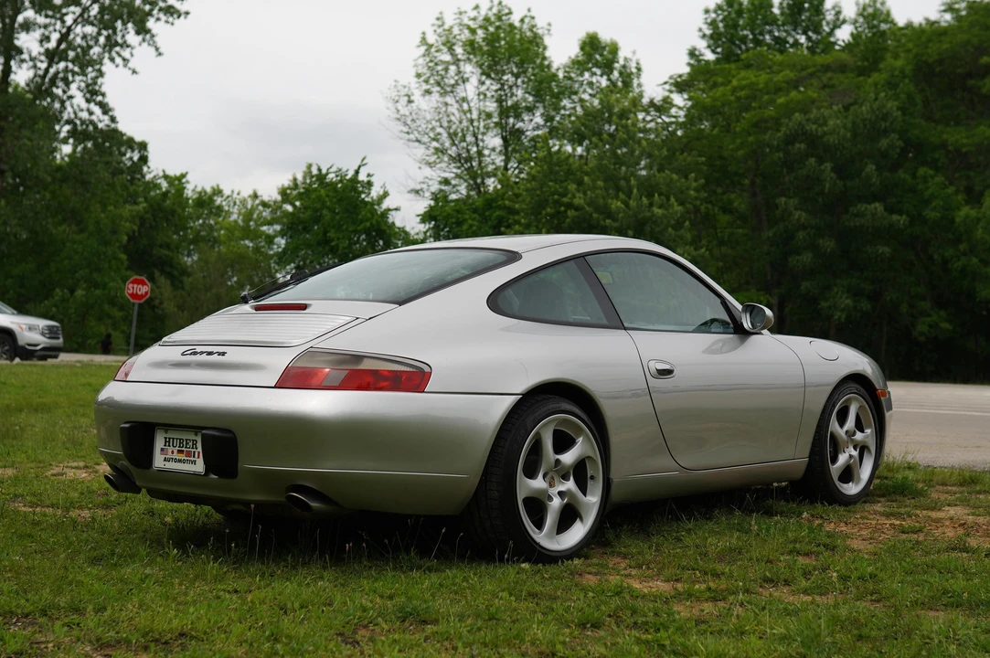 2001 Porsche 996 Carrera - Image 9 of 31