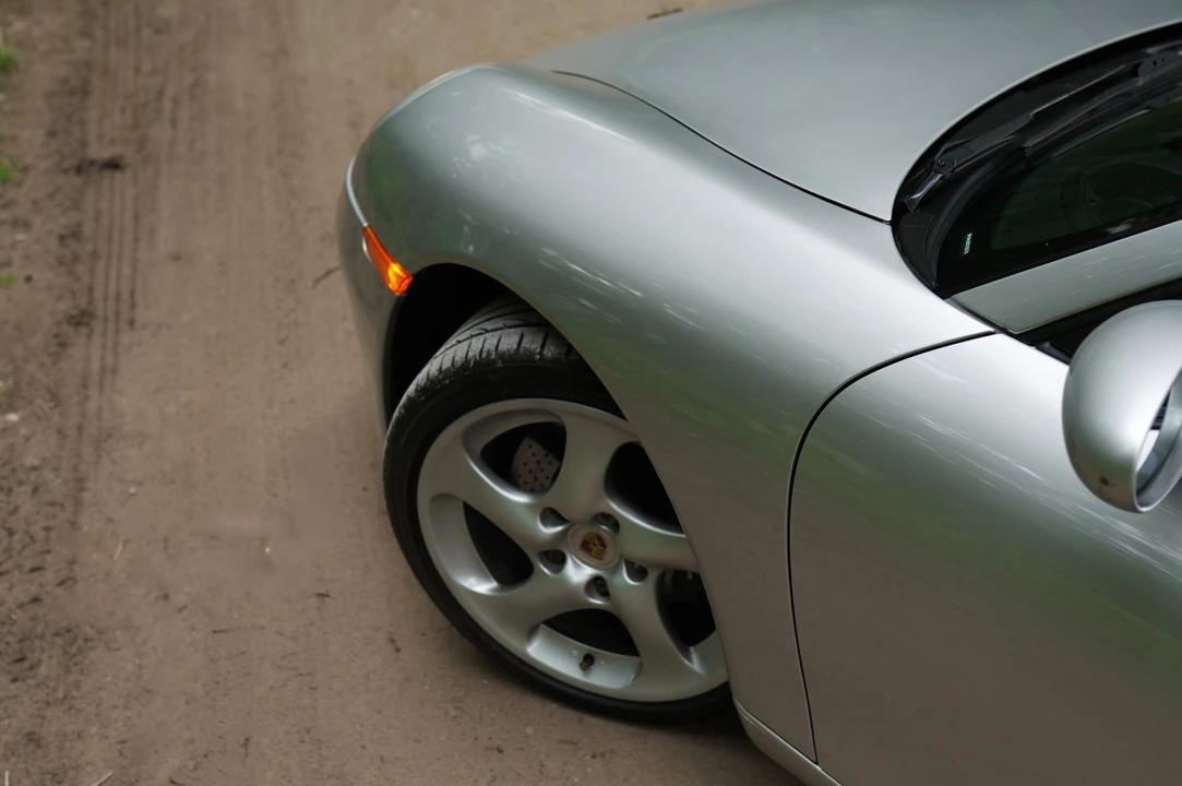 2001 Porsche 996 Carrera - Image 23 of 31