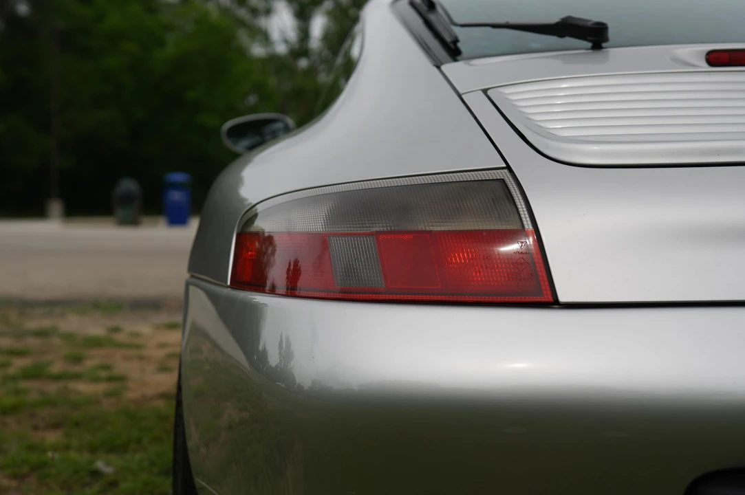 2001 Porsche 996 Carrera - Image 26 of 31
