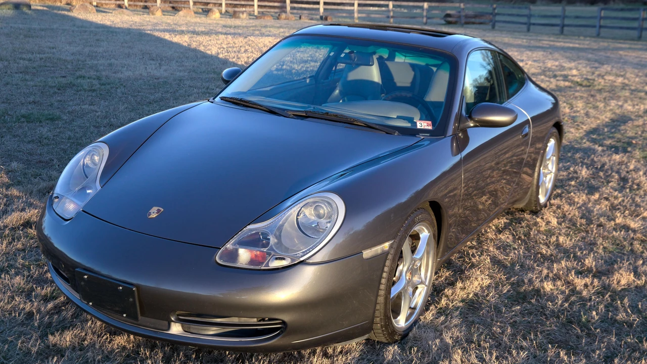 2001 Porsche 996 Carrera - Image 9 of 31