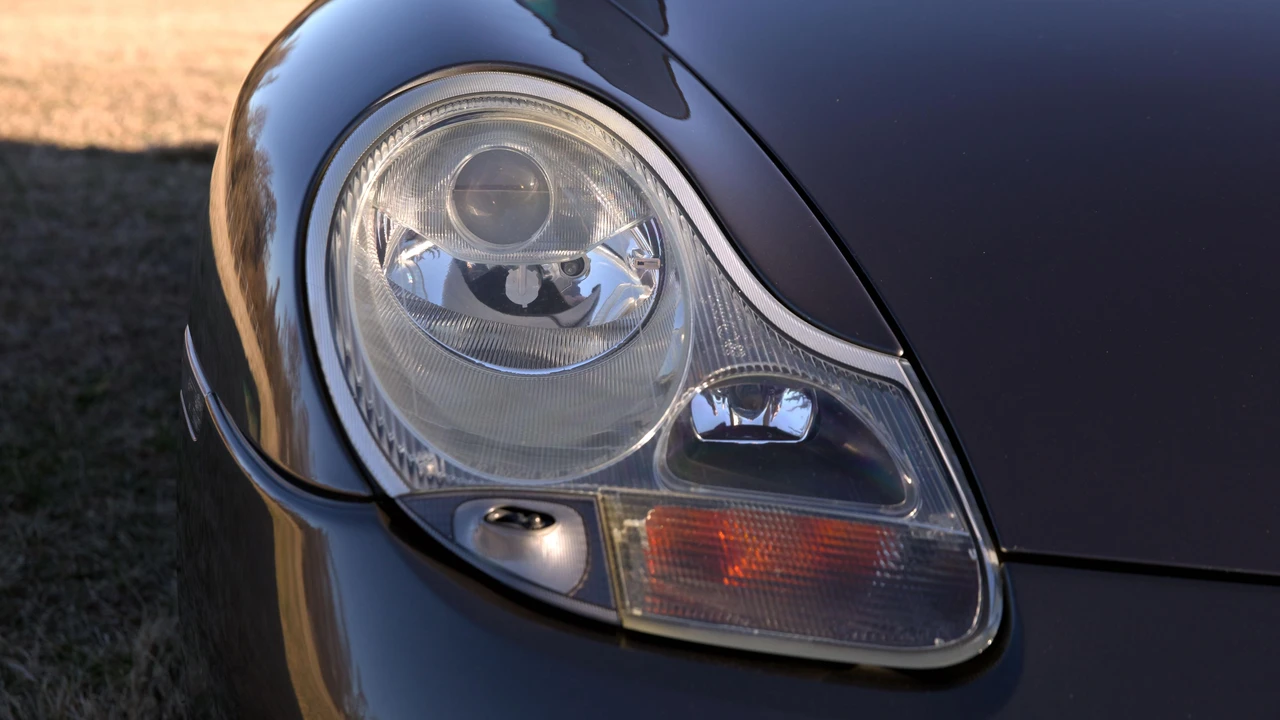 2001 Porsche 996 Carrera - Image 30 of 31