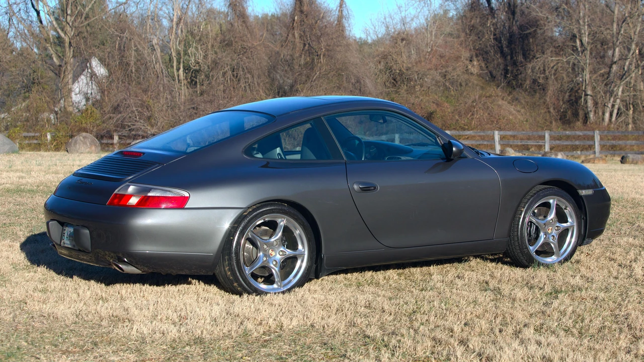 2001 Porsche 996 Carrera - Image 23 of 31